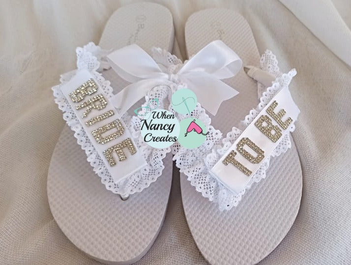 Νυφικές σαγιονάρες με δαντέλα Bride to be