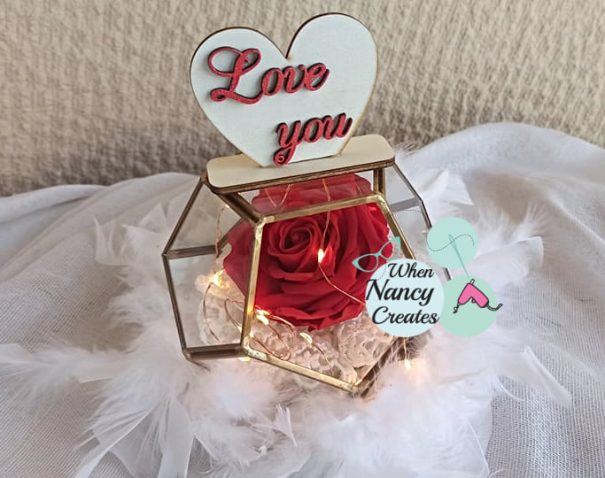 Πολύγωνο με φωτισμό led με forever rose