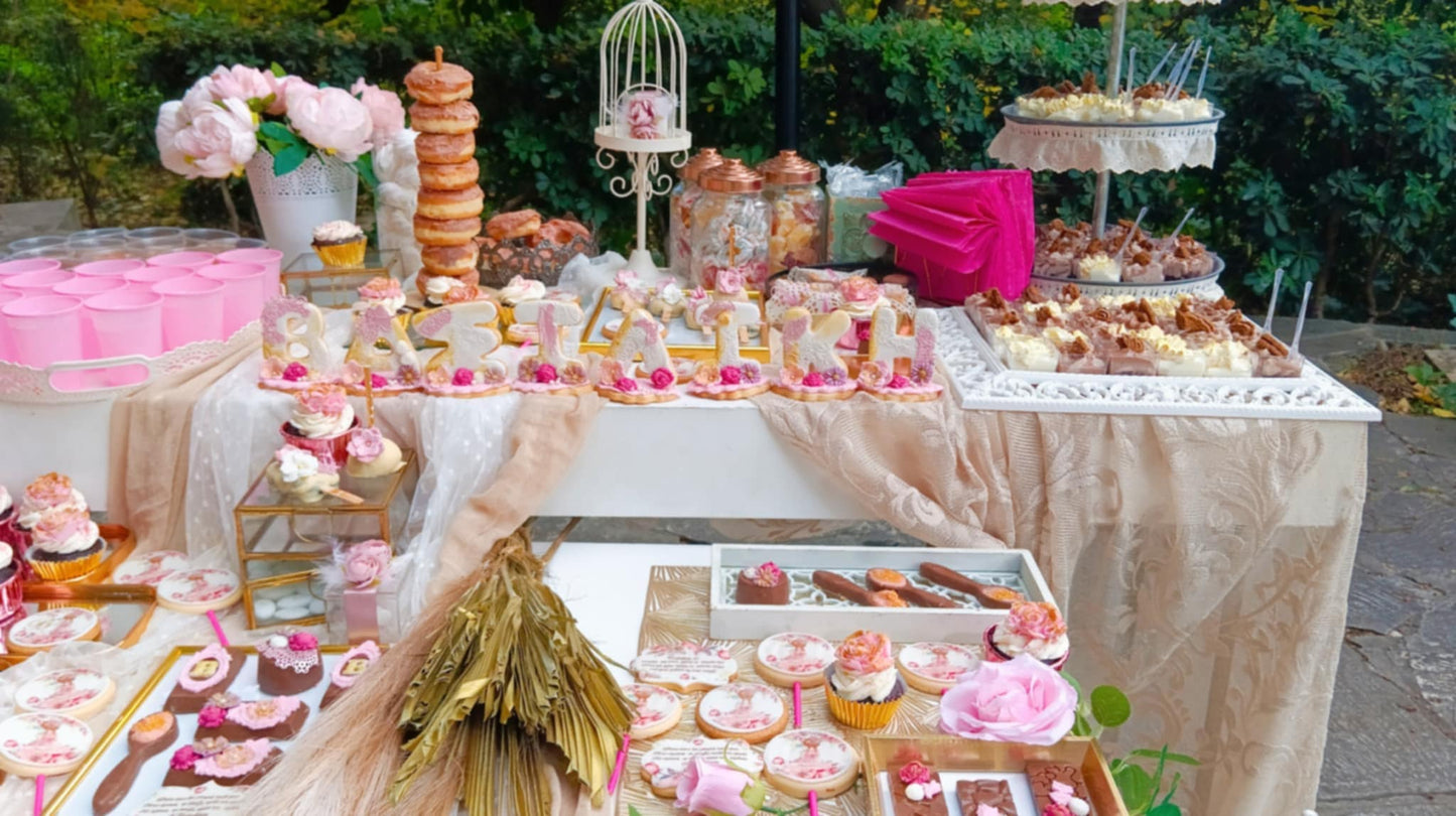 Candy bar 100 ατόμων με θέμα Κοριτσάκι