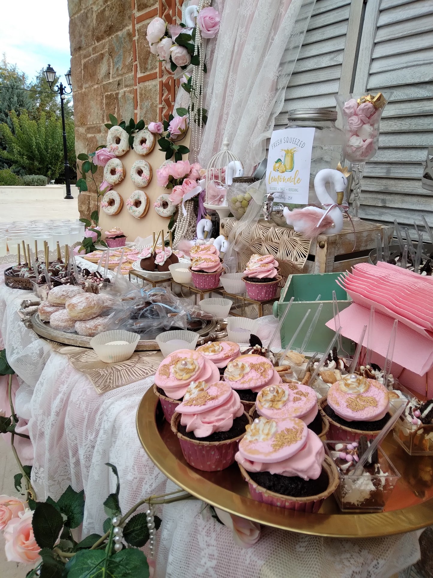Candy bar 100 ατόμων με θέμα Κύκνος