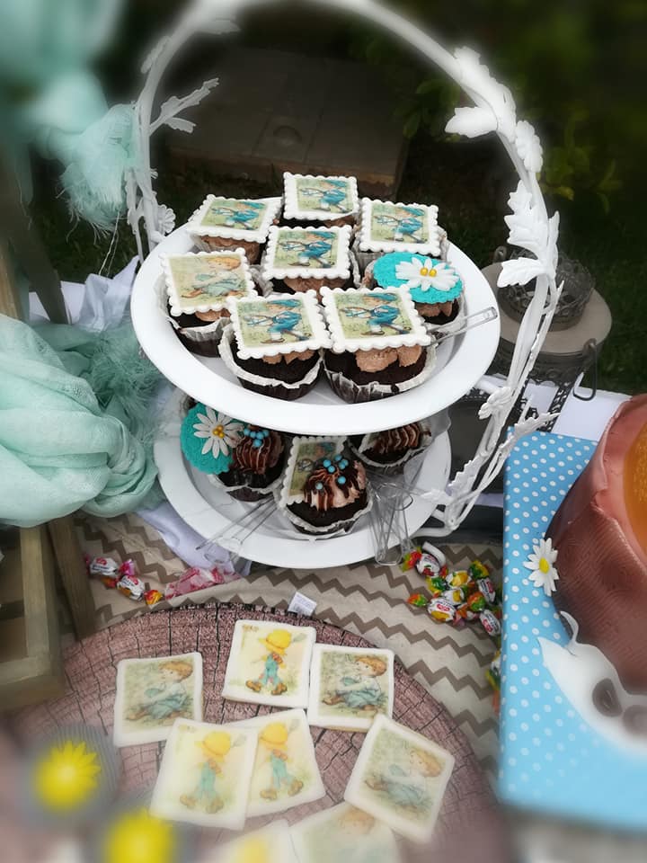 Candy bar 100 ατόμων με θέμα Vintage αγοράκι