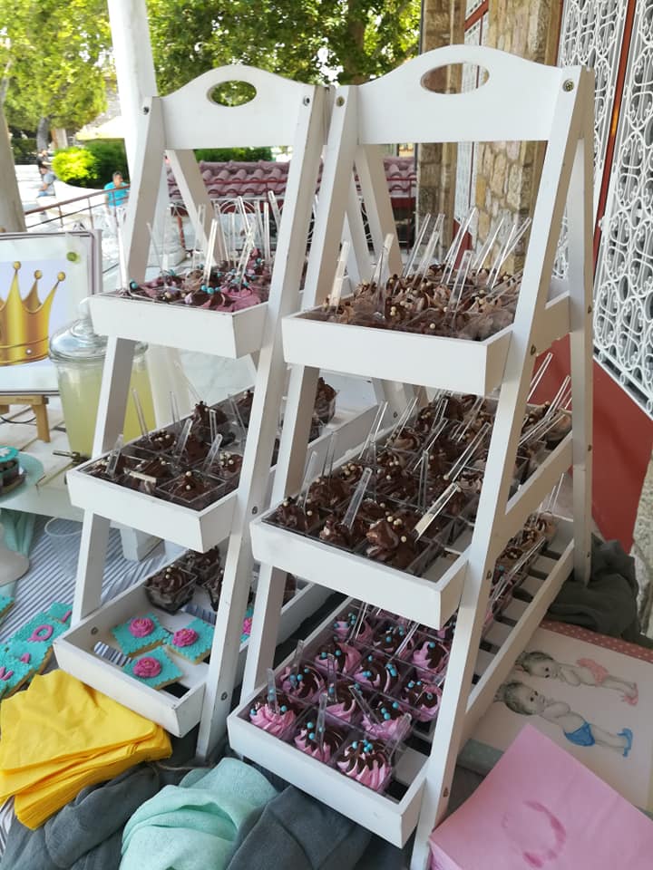 Candy bar 100 ατόμων με θέμα Κορώνα