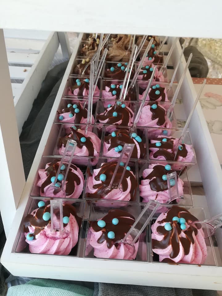 Candy bar 100 ατόμων με θέμα Κορώνα