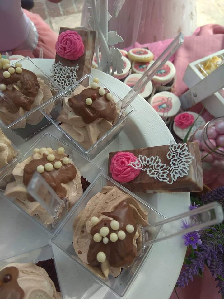 Candy bar 100 ατόμων με θέμα Κορώνα