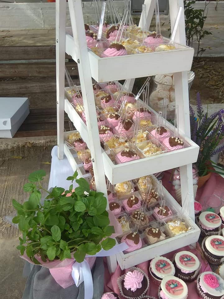 Candy bar 100 ατόμων με θέμα Κορώνα