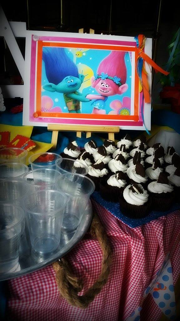 Candy bar 100 ατόμων με θέμα Ευχούληδες
