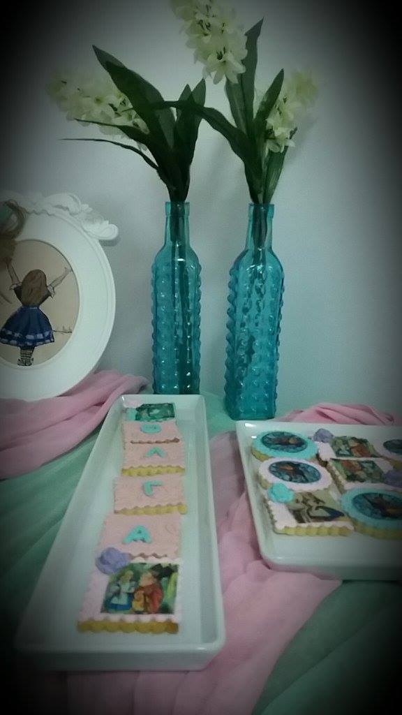 Candy bar 100 ατόμων με θέμα Αλίκη στη χώρα των θαυμάτων