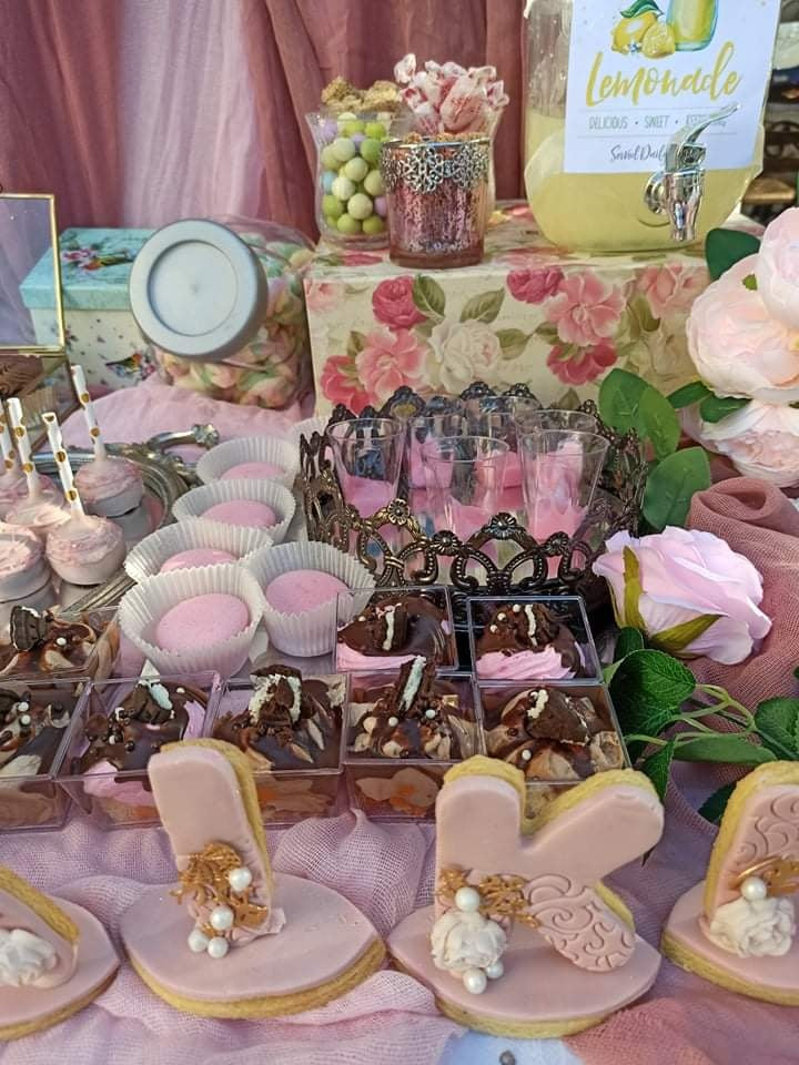 Candy bar 100 ατόμων με θέμα το Όνομα