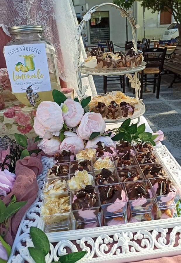 Candy bar 100 ατόμων με θέμα το Όνομα