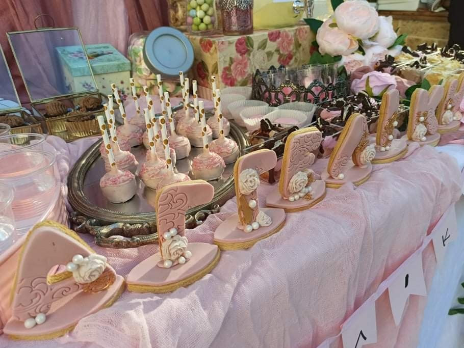 Candy bar 100 ατόμων με θέμα το Όνομα