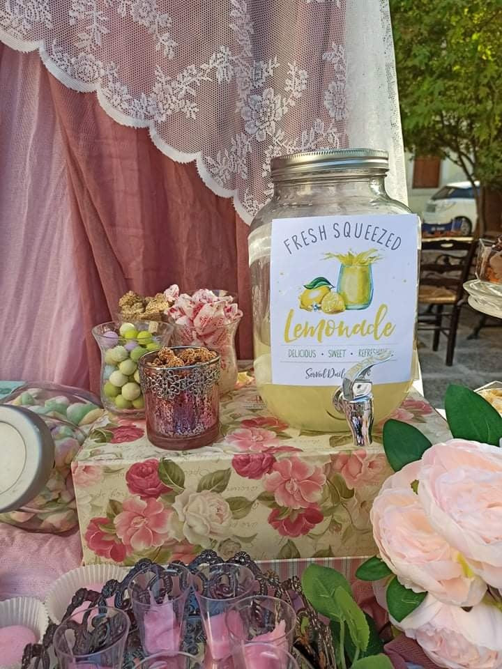 Candy bar 100 ατόμων με θέμα το Όνομα