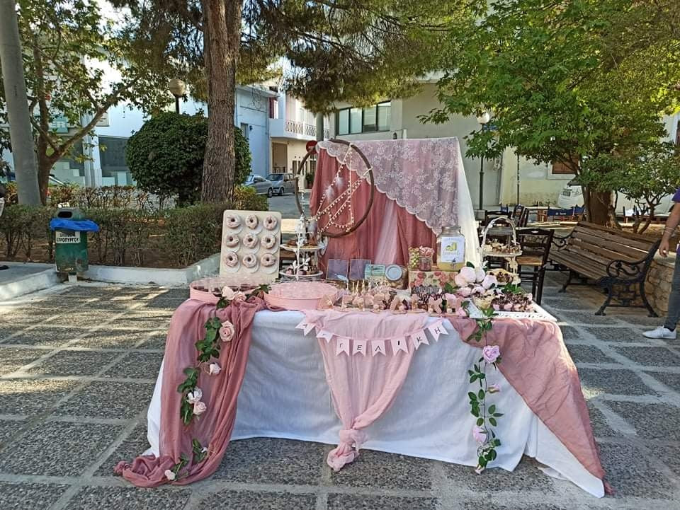 Candy bar 100 ατόμων με θέμα το Όνομα