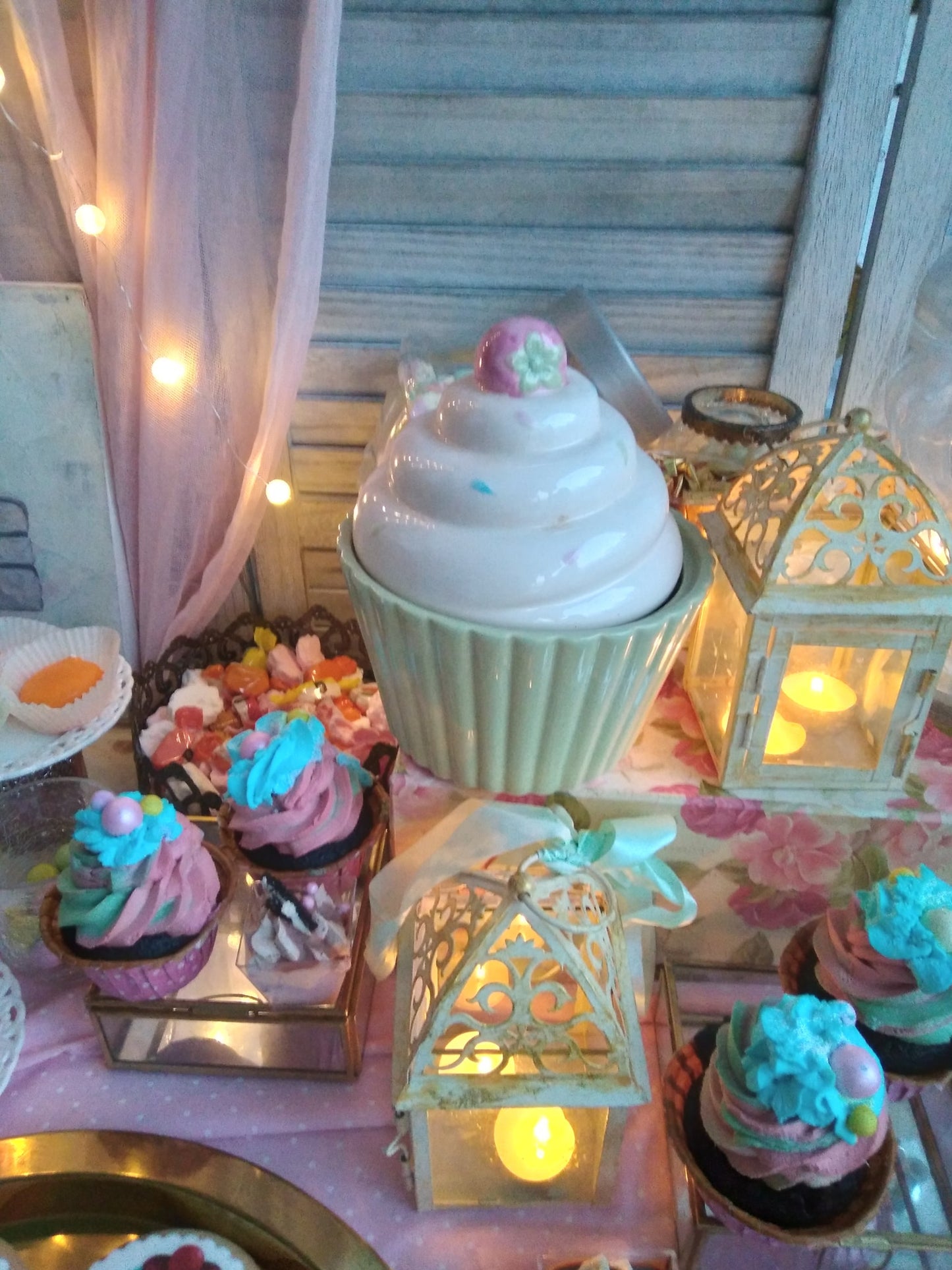 Candy bar 100 ατόμων με θέμα Cup cakes