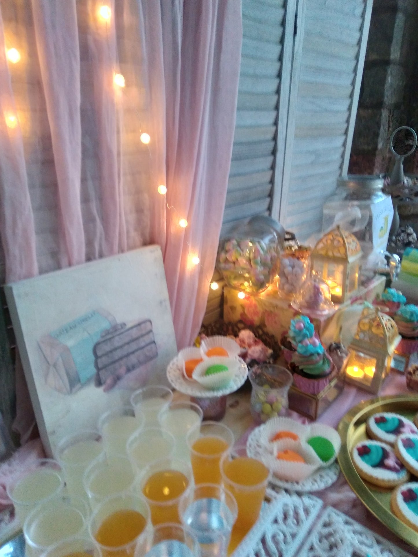Candy bar 100 ατόμων με θέμα Cup cakes