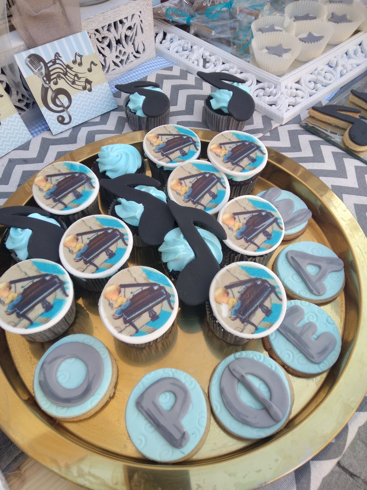 Candy bar 100 ατόμων με θέμα Πιάνο
