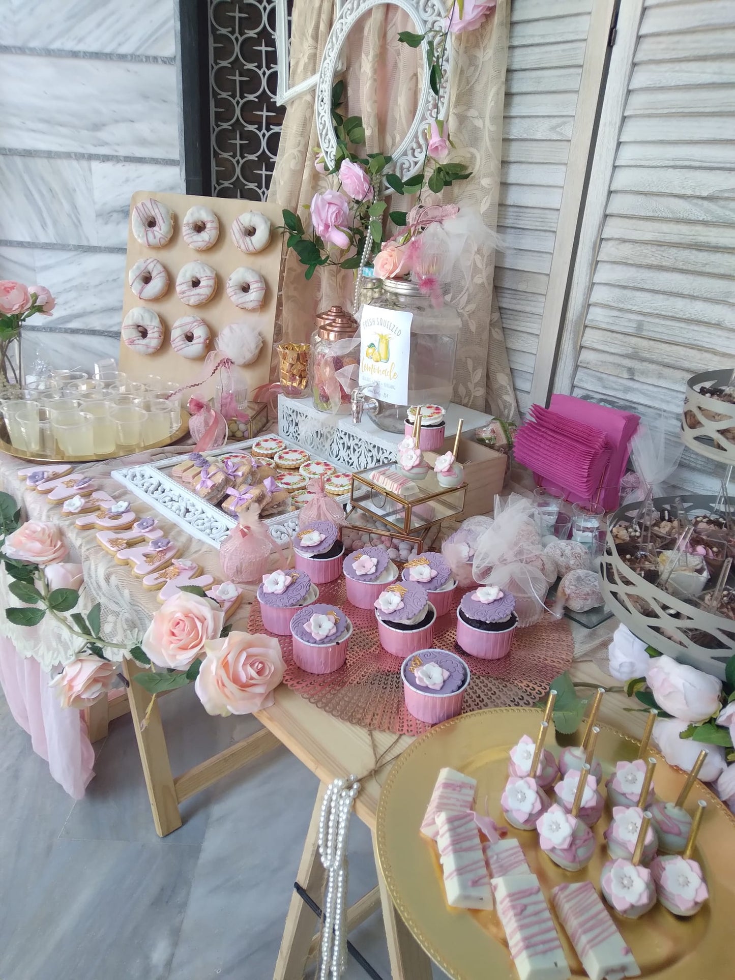 Candy bar 100 ατόμων με θέμα Λουλούδια
