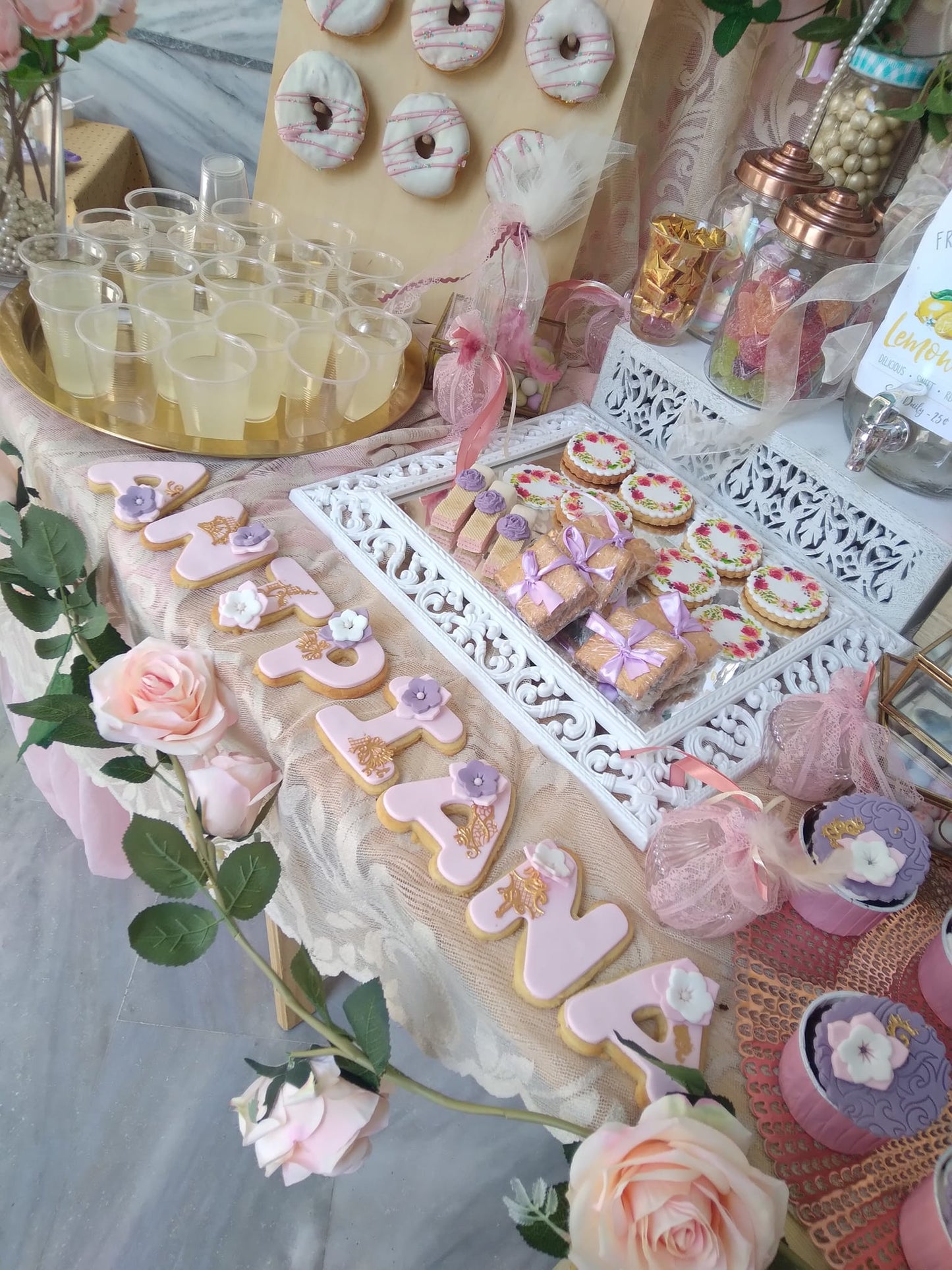 Candy bar 100 ατόμων με θέμα Λουλούδια