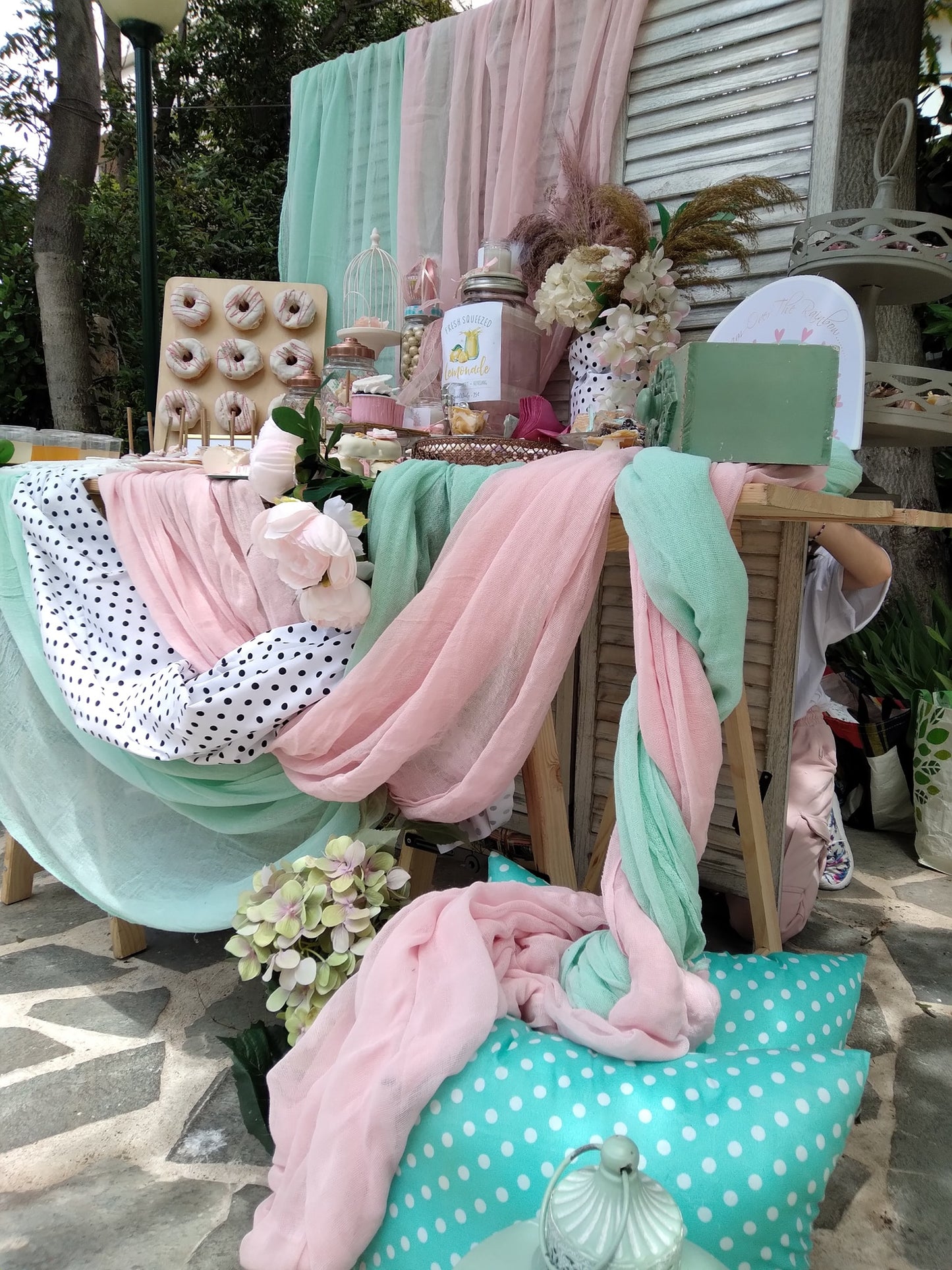 Candy bar 100 ατόμων με θέμα Ουράνιο τόξο