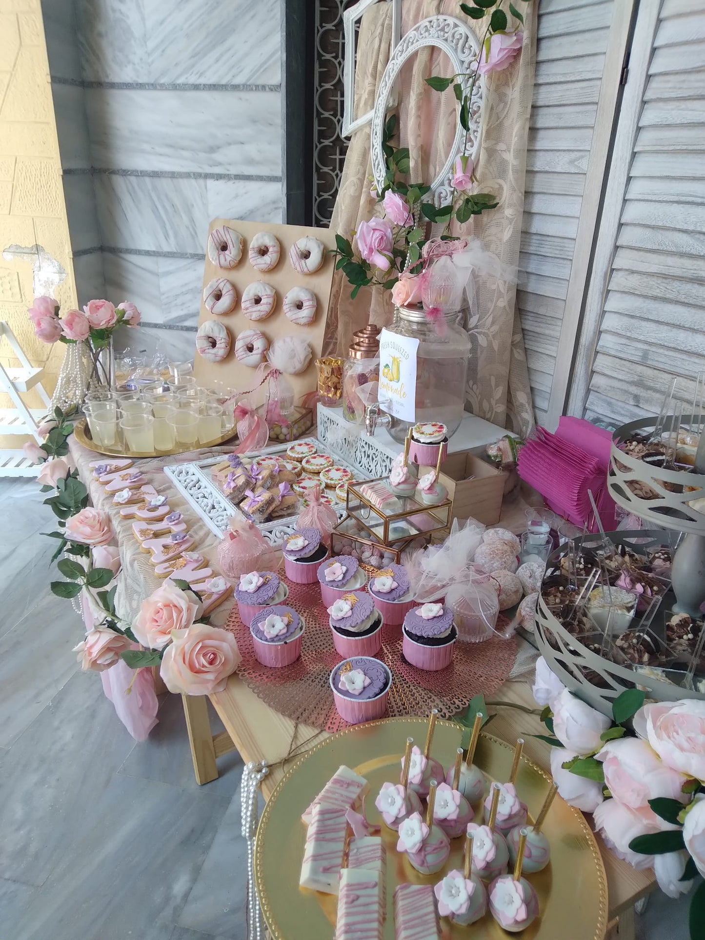 Candy bar 100 ατόμων με θέμα Λουλούδια