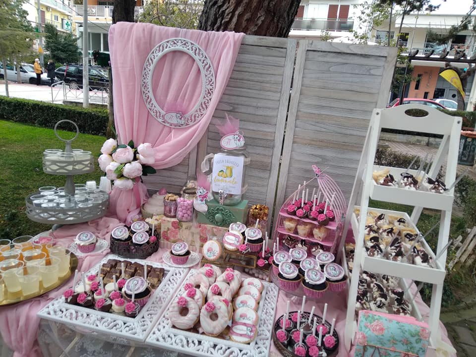 Candy bar 100 ατόμων με θέμα Αριστόγατες