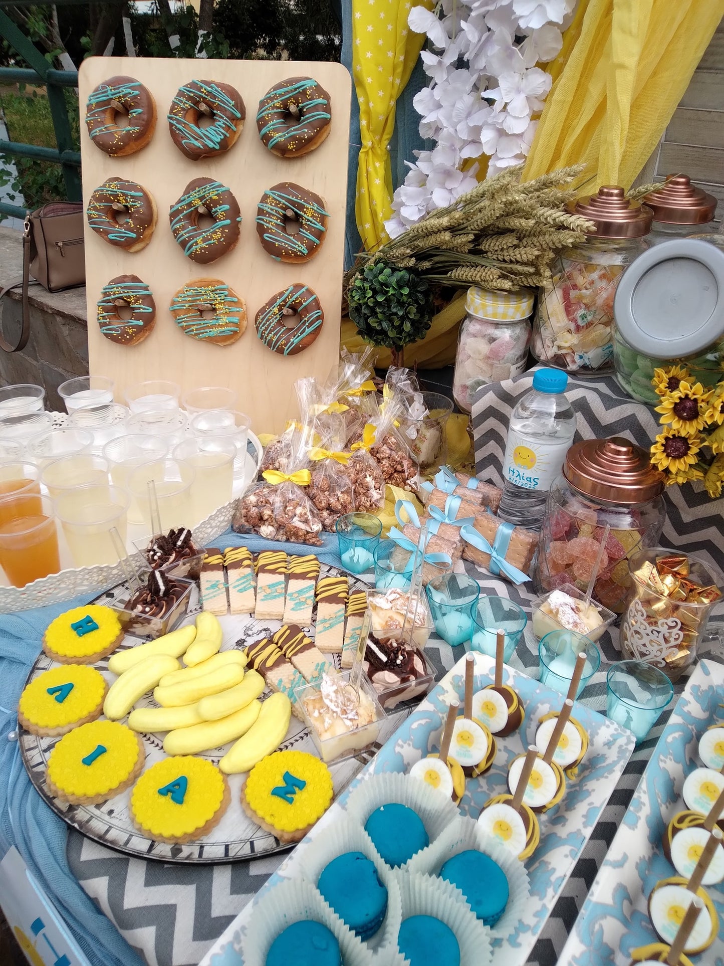 Candy bar 100 ατόμων με θέμα Ήλιος
