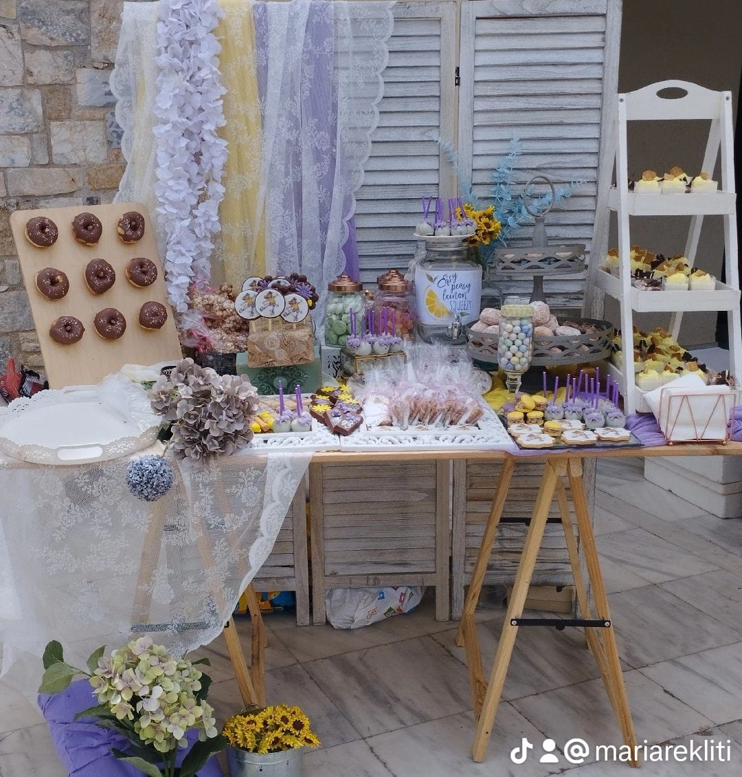 Candy bar 100 ατόμων με θέμα κοριτσάκι με πατίνι