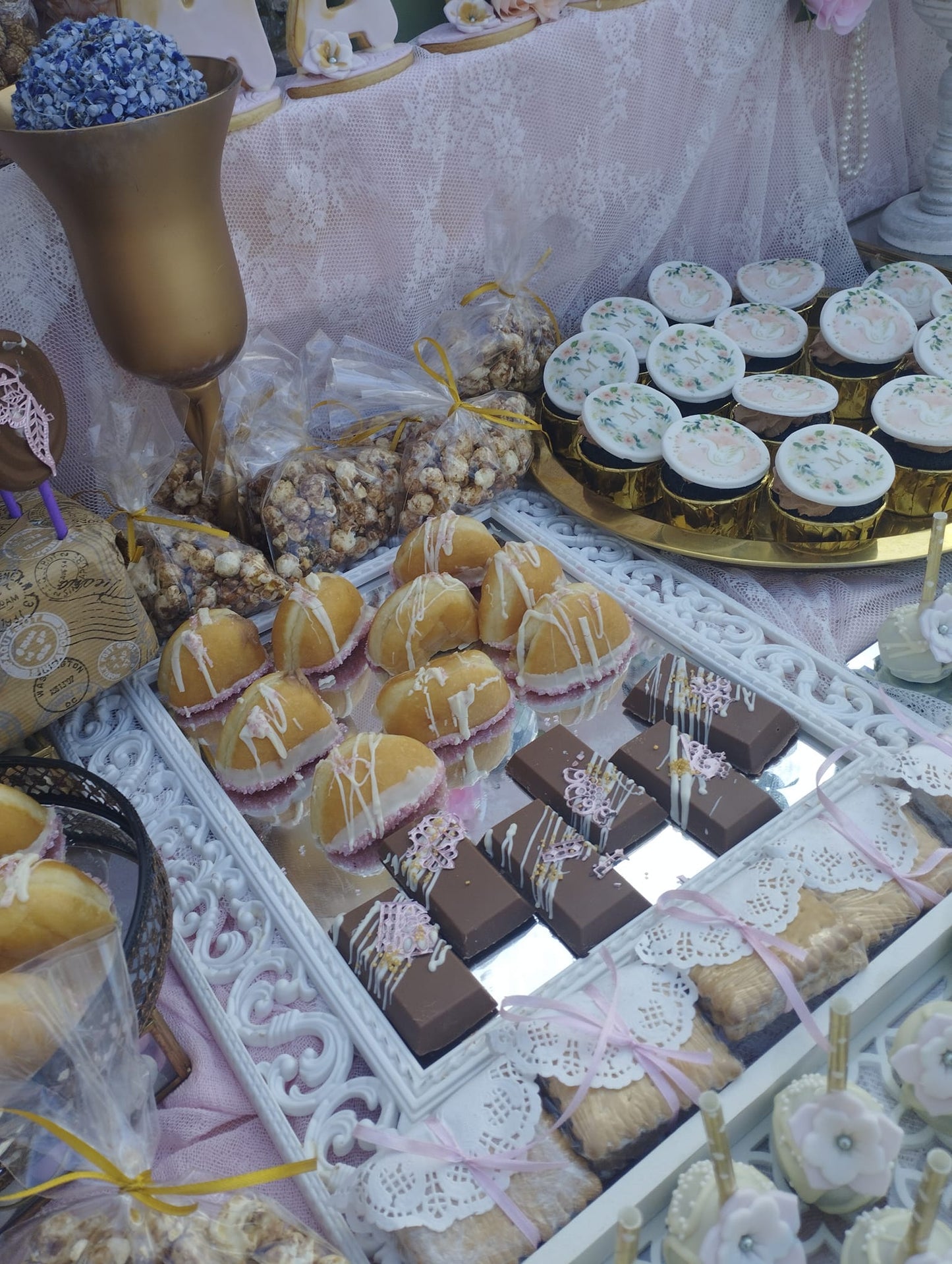 Candy bar 100 ατόμων με θέμα Κύκνος