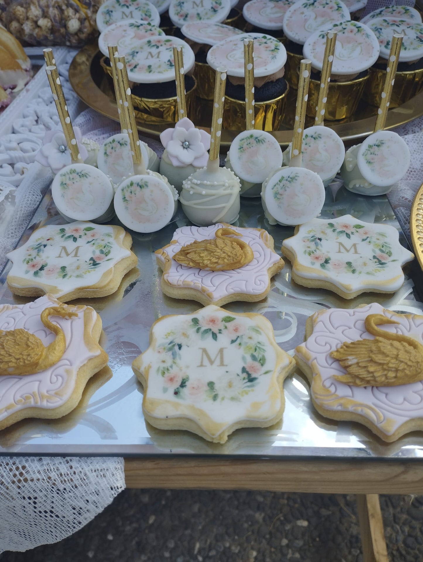 Candy bar 100 ατόμων με θέμα Κύκνος