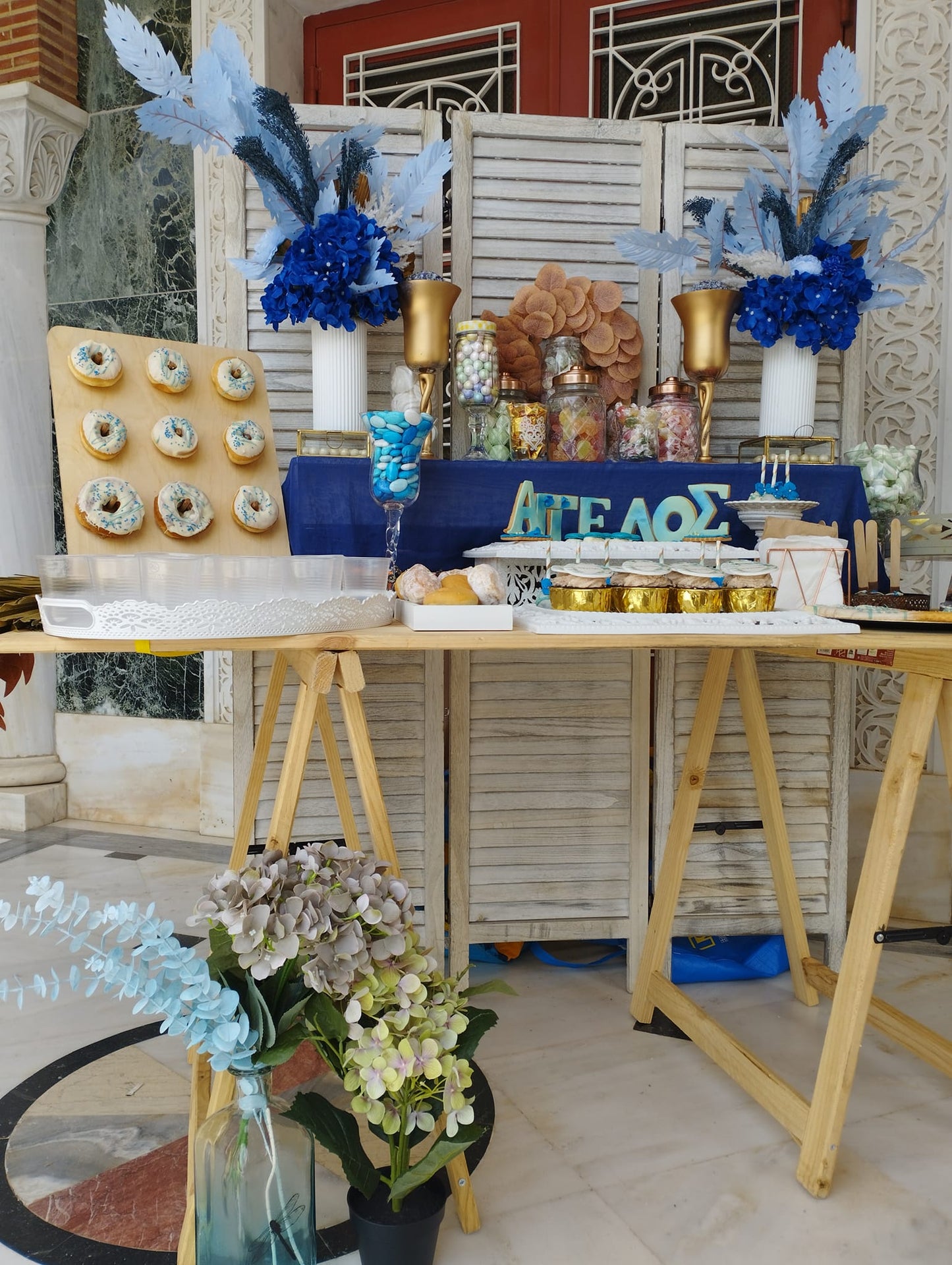 Candy bar 100 ατόμων με θέμα το Όνομα και λουλούδια