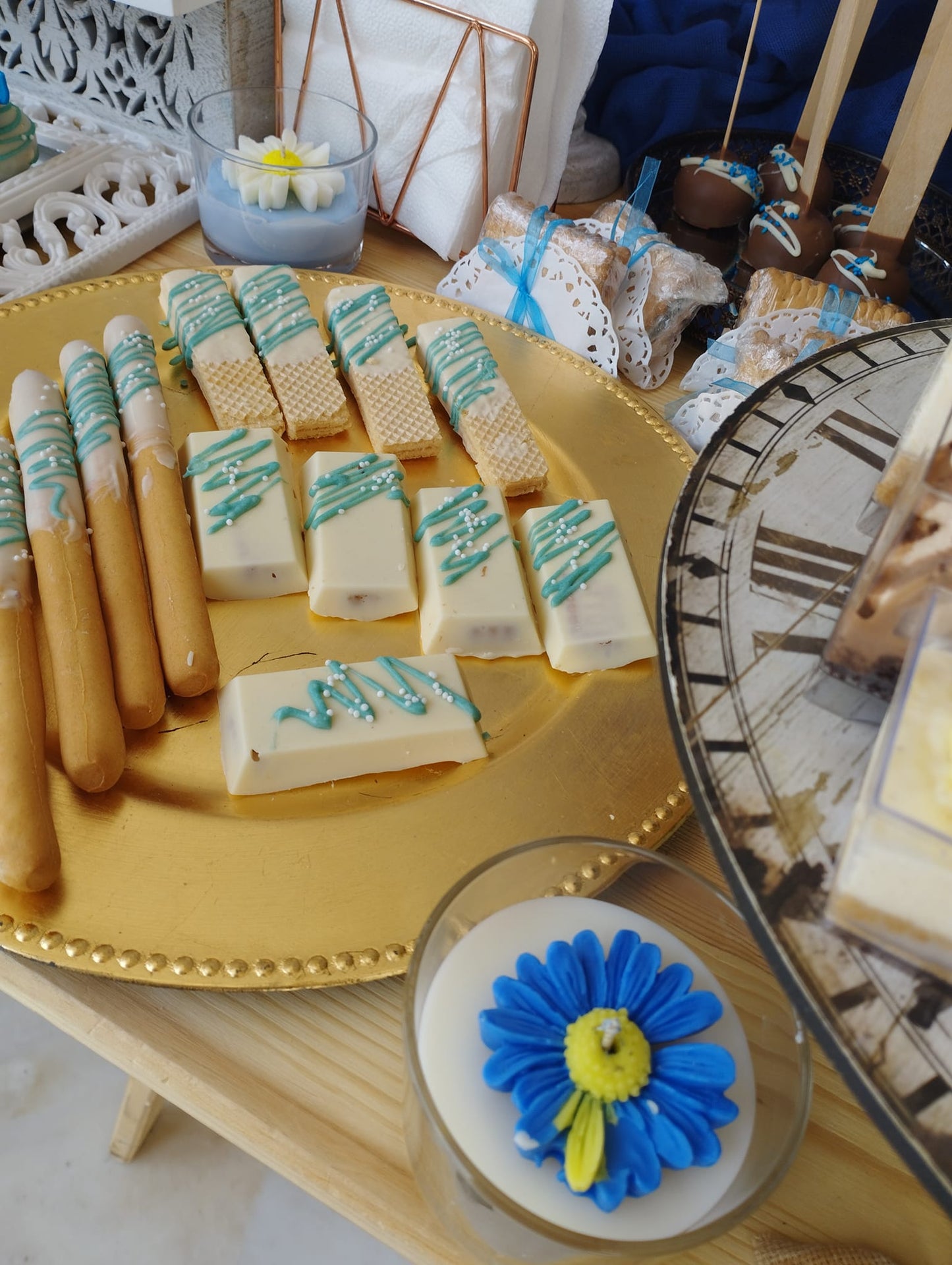 Candy bar 100 ατόμων με θέμα το Όνομα και λουλούδια