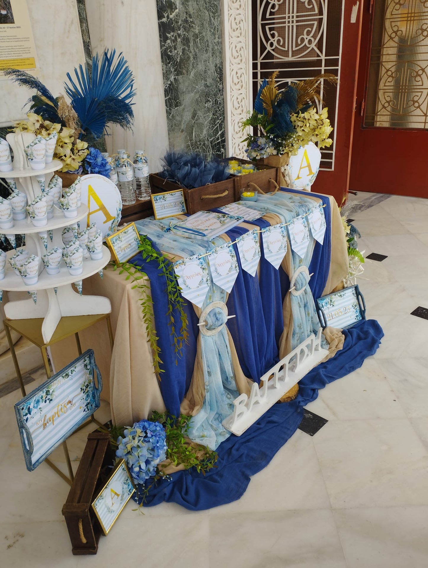 Candy bar 100 ατόμων με θέμα το Όνομα και λουλούδια