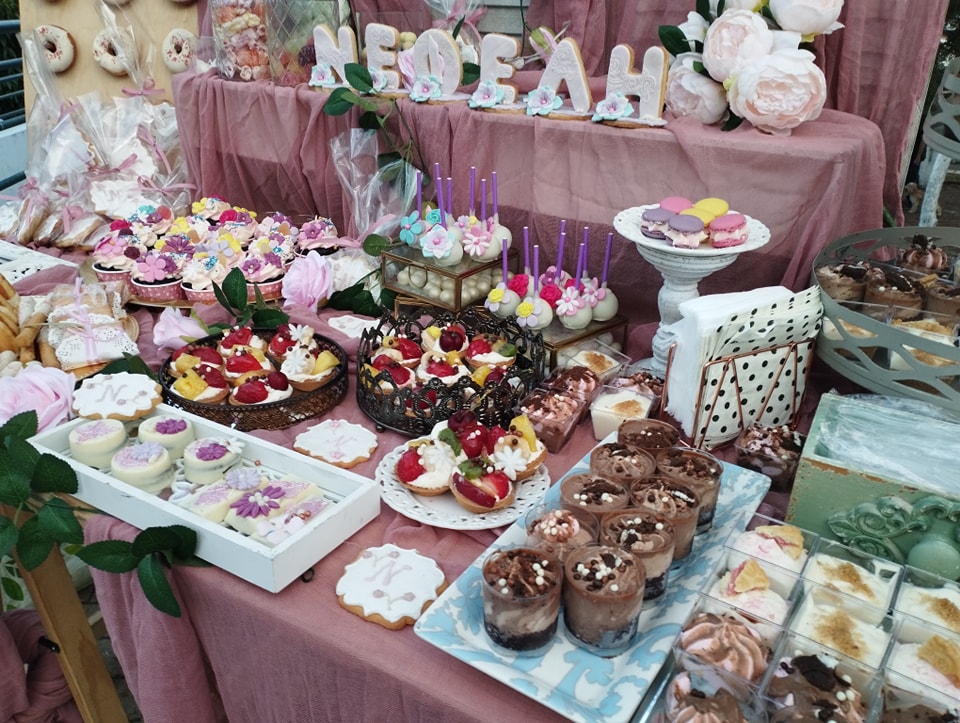 Candy bar 100 ατόμων με θέμα λουλούδια