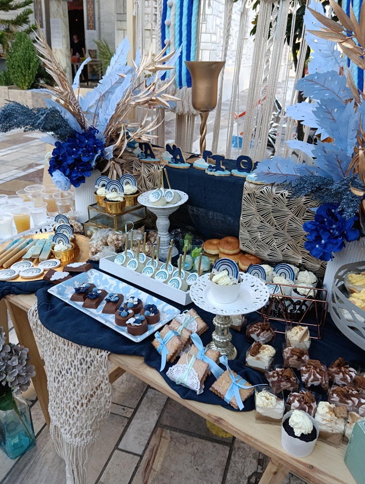 Candy bar 100 ατόμων με θέμα ουράνιο τόξο