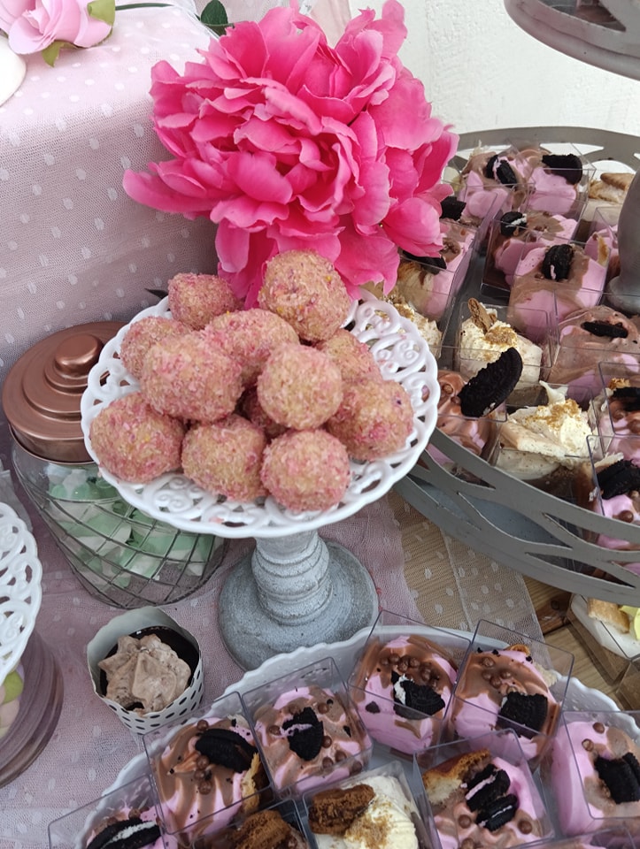 Candy bar 100 ατόμων με θέμα γατούλα