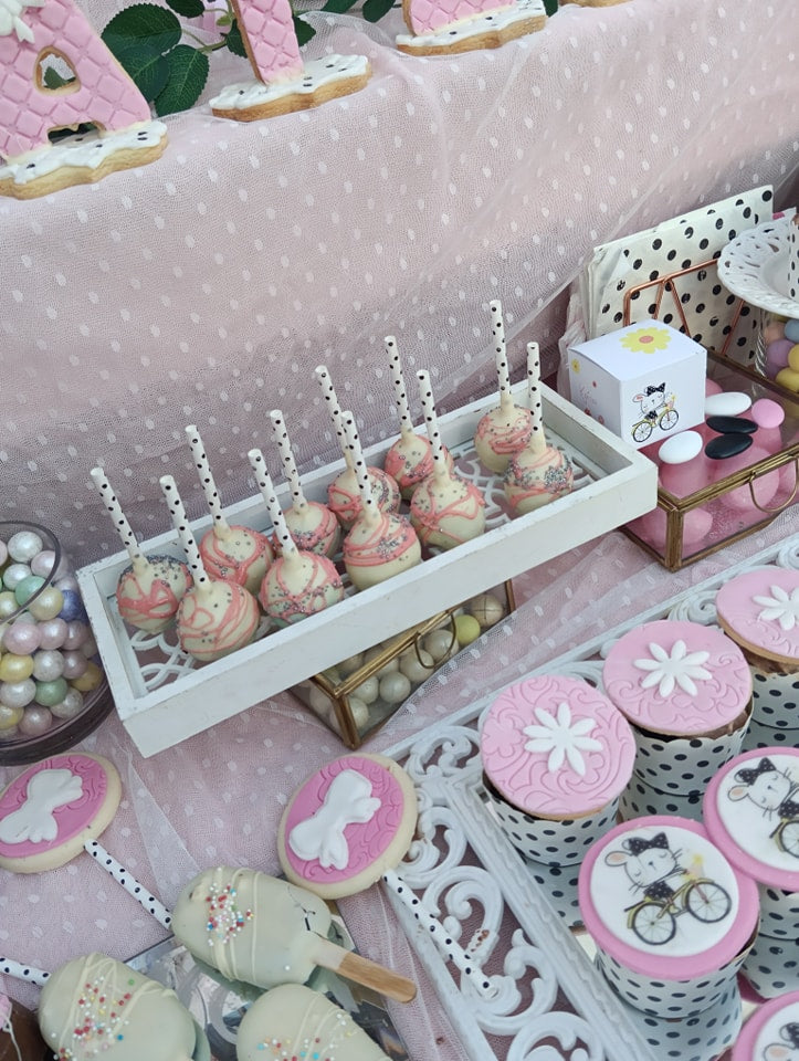 Candy bar 100 ατόμων με θέμα γατούλα