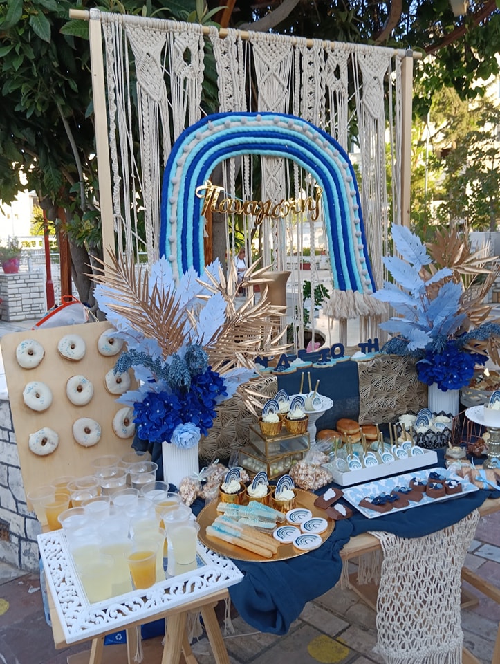Candy bar 100 ατόμων με θέμα ουράνιο τόξο