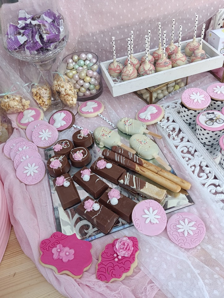 Candy bar 100 ατόμων με θέμα γατούλα