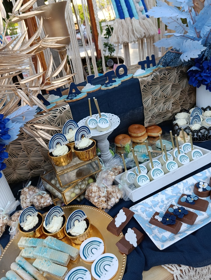 Candy bar 100 ατόμων με θέμα ουράνιο τόξο