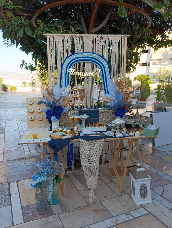 Candy bar 100 ατόμων με θέμα ουράνιο τόξο