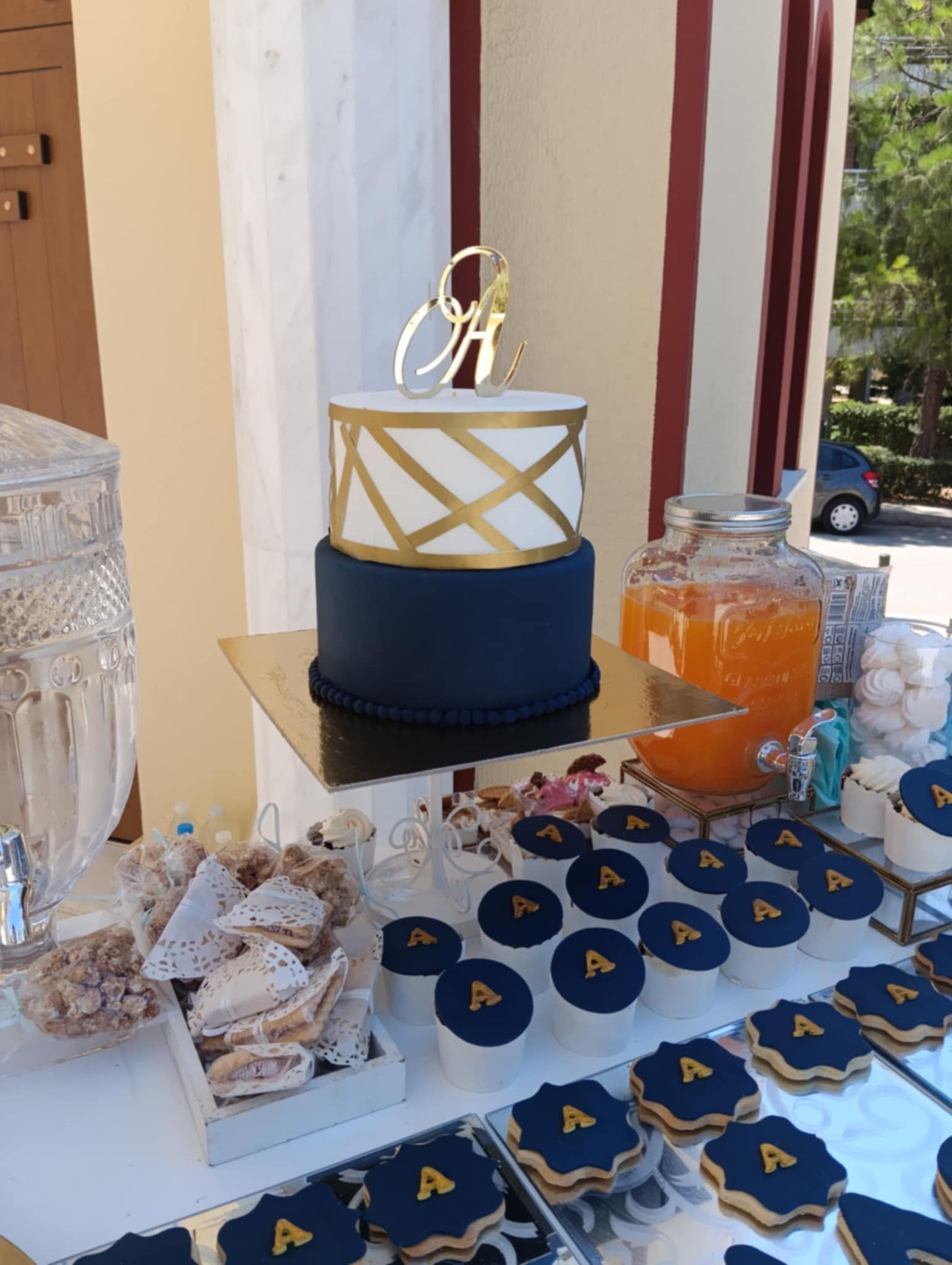 Candy bar 100 ατόμων με θέμα το αρχικό γράμμα