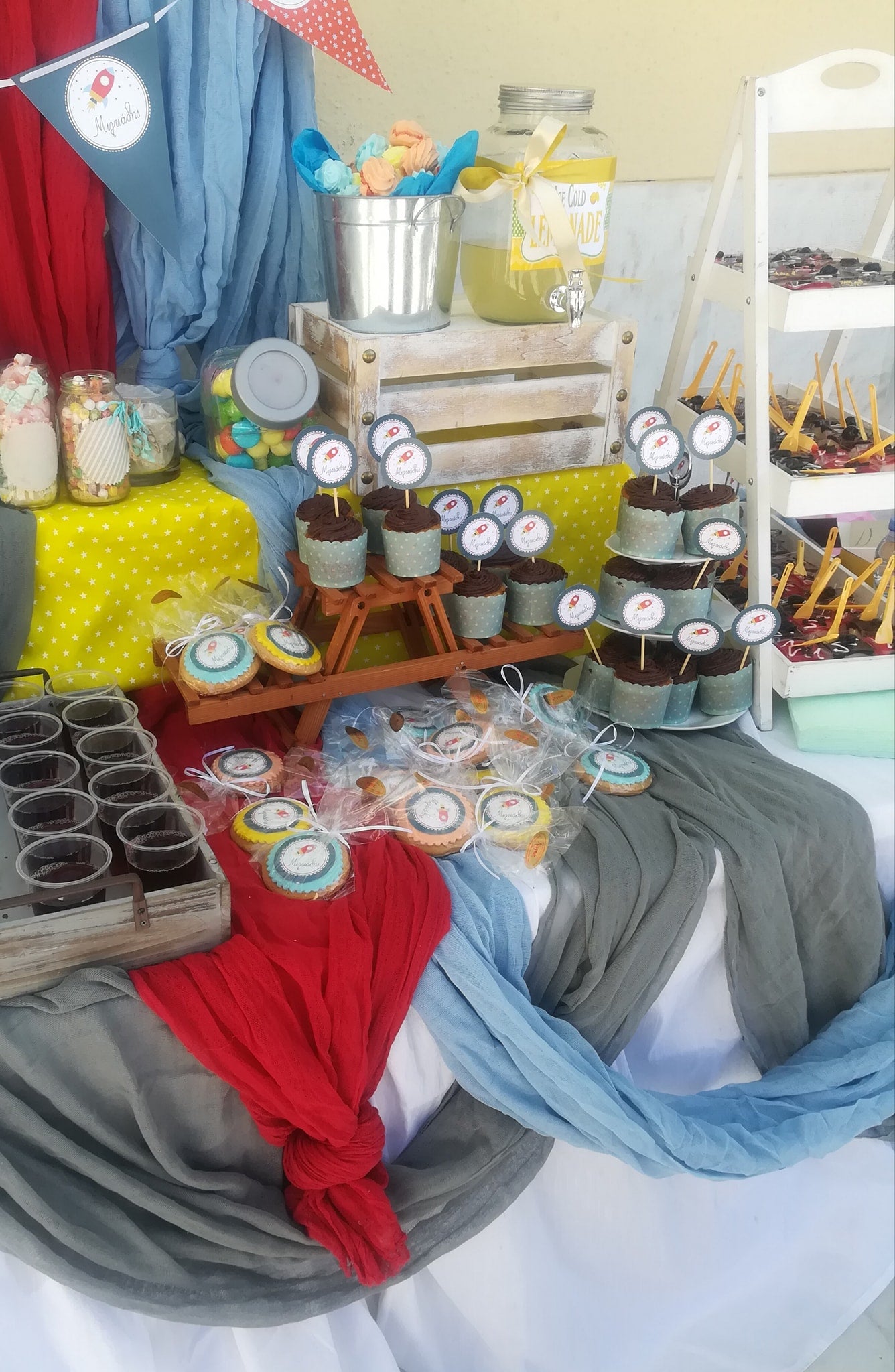 Candy bar 100 ατόμων με θέμα Διάστημα