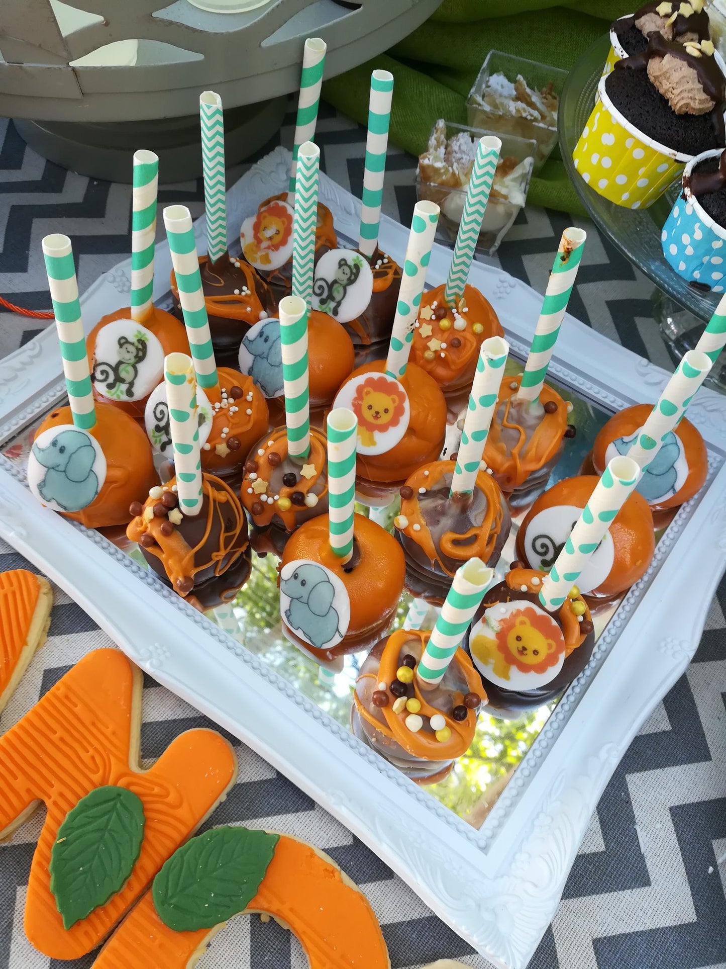 Candy bar 100 ατόμων με θέμα Ζωάκια της ζούγκλας