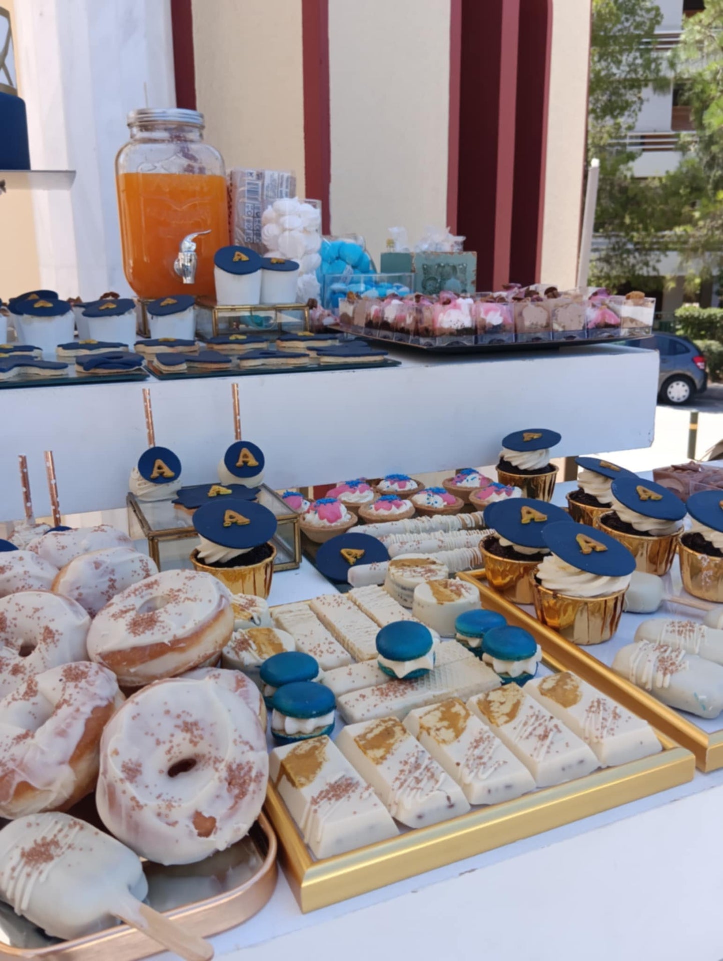 Candy bar 100 ατόμων με θέμα το αρχικό γράμμα