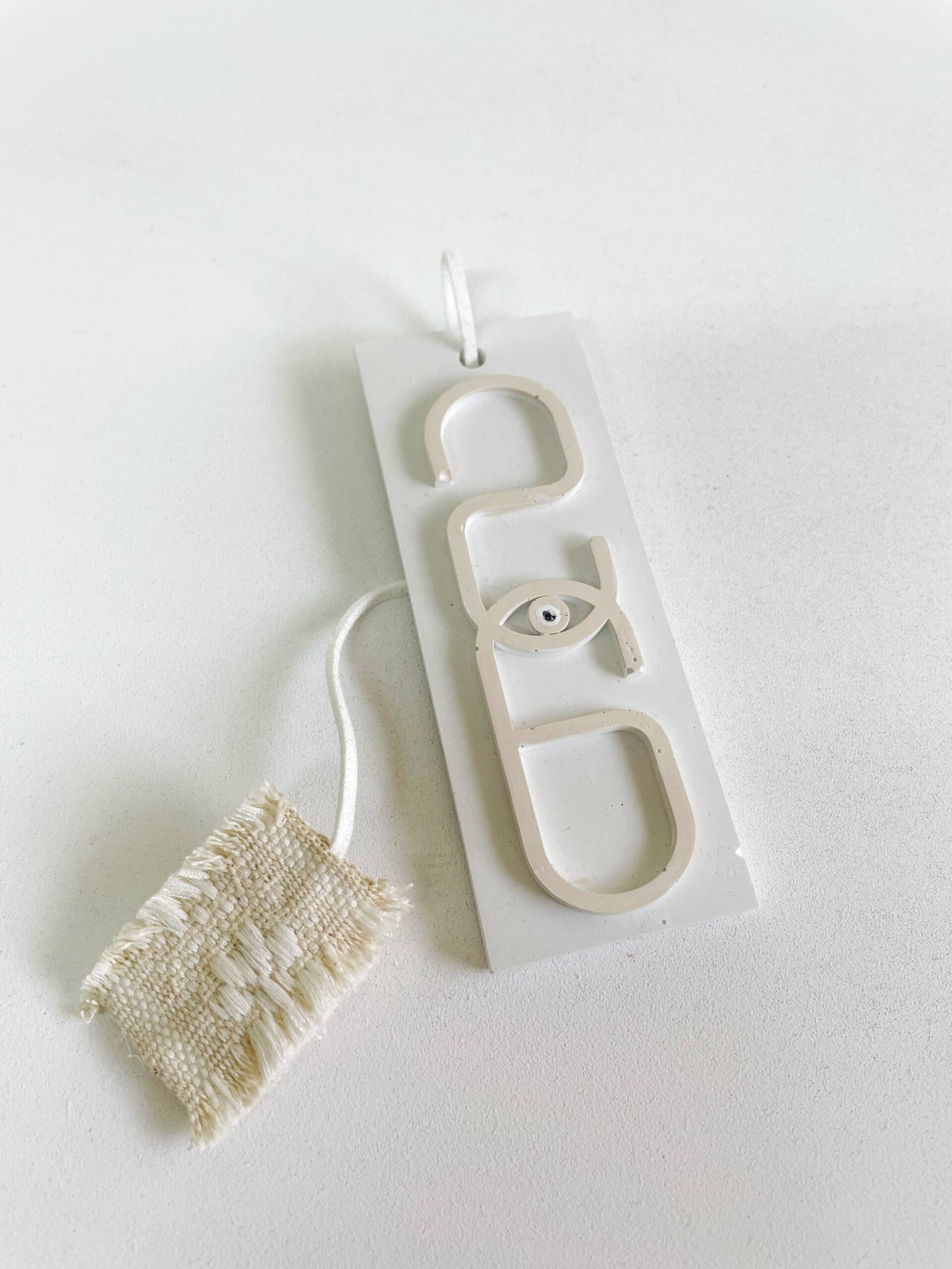 Γούρι αρωματικό 26 μακρόστενο με ματάκι Έλενα Μανάκου