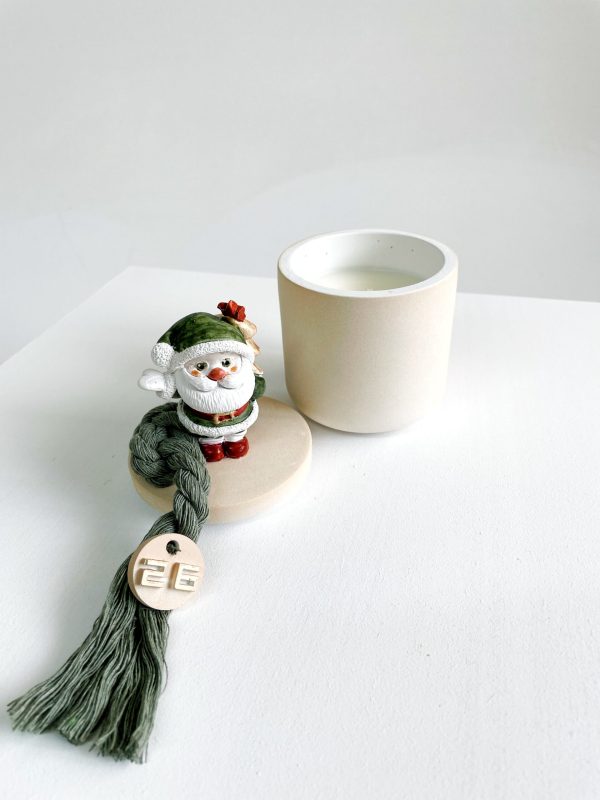 Κουτάκι ψηλό με κερί και Αη Βασίλη και δέντρο Έλενα Μανάκου