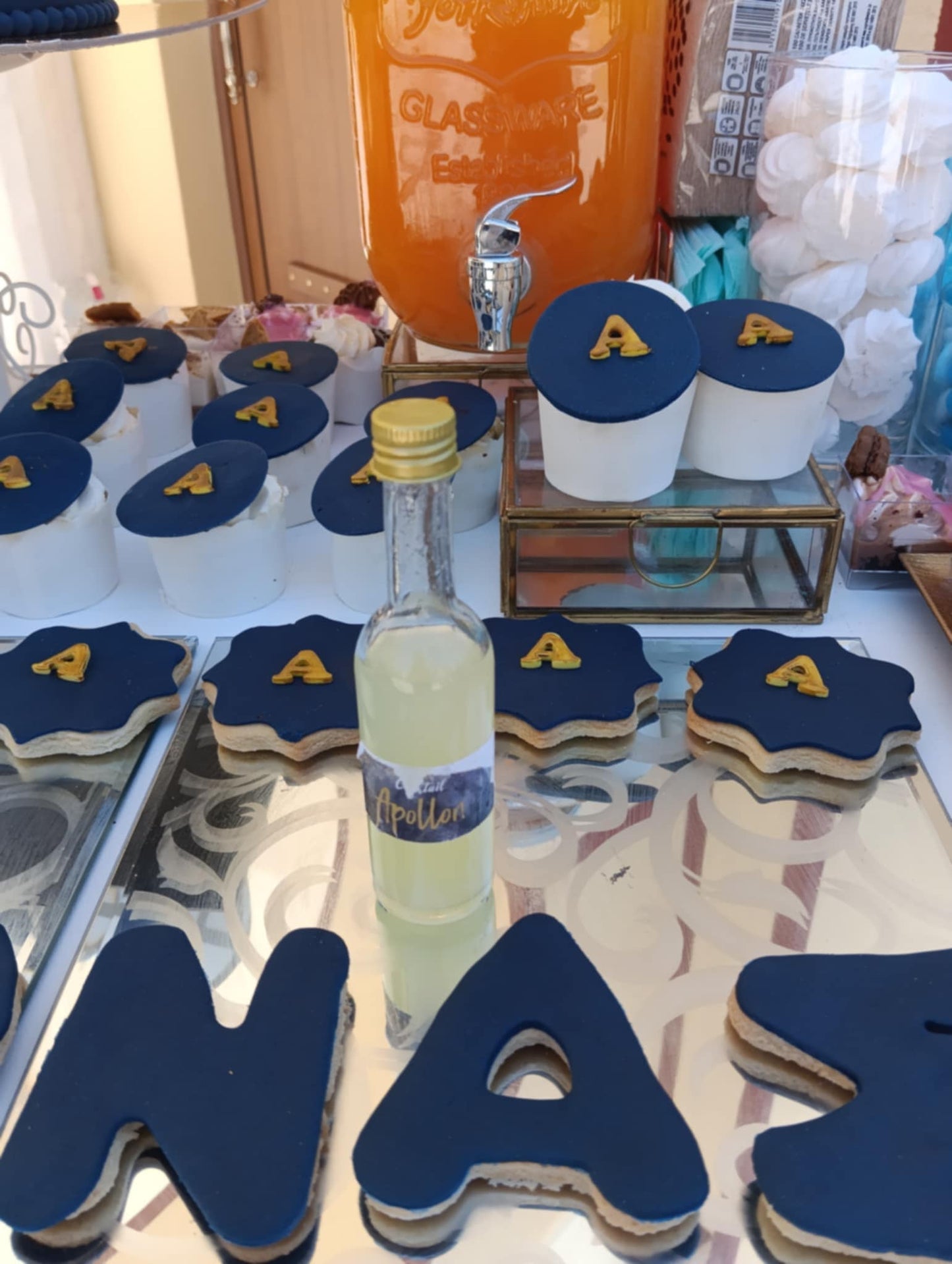Candy bar 100 ατόμων με θέμα το αρχικό γράμμα