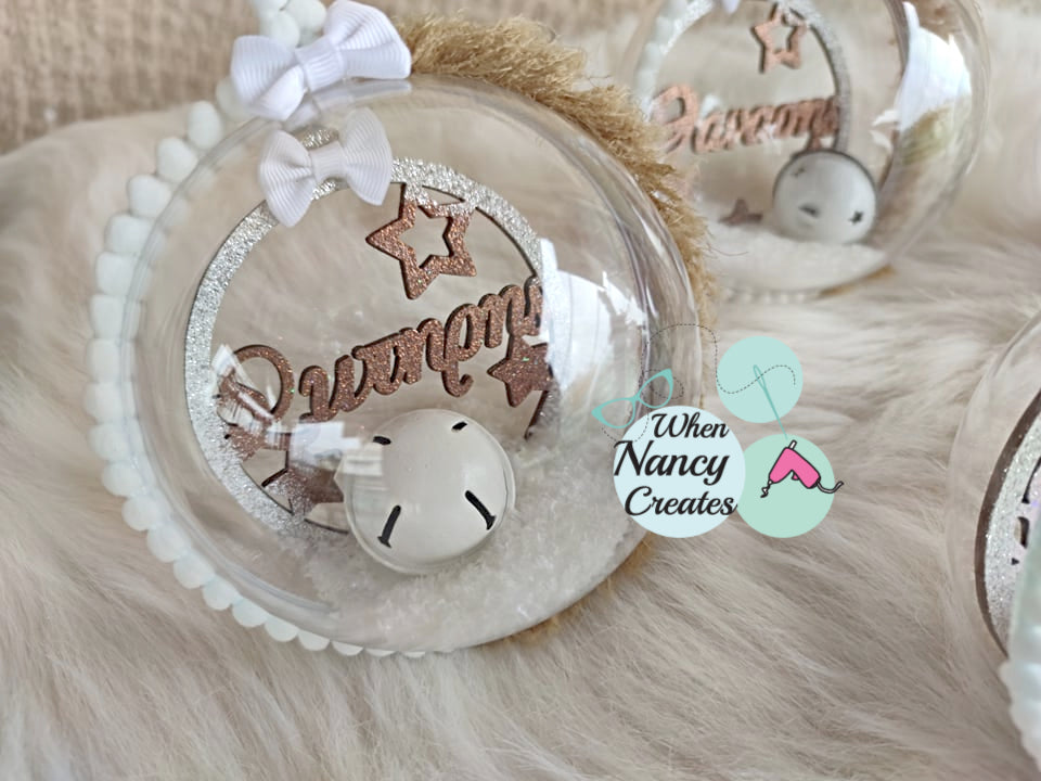 Μπάλα για το Χριστουγεννιάτικο δέντρο με όνομα