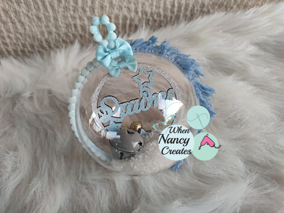 Μπάλα για το Χριστουγεννιάτικο δέντρο με όνομα