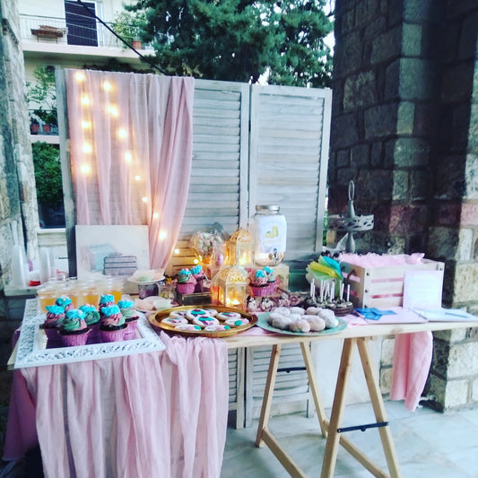 Candy bar 100 ατόμων με θέμα Cup cakes