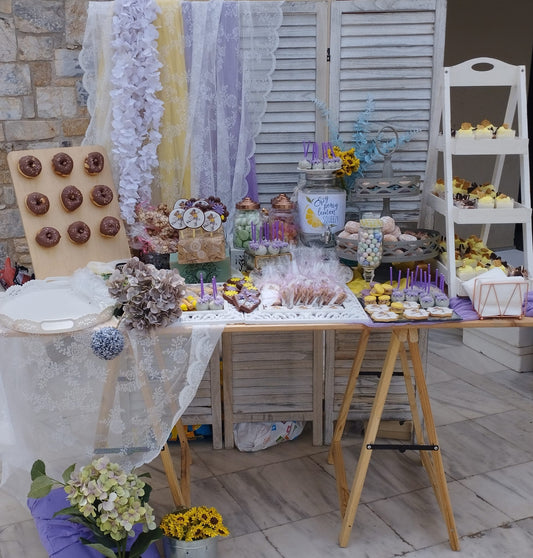 Candy bar 100 ατόμων με θέμα κοριτσάκι με πατίνι